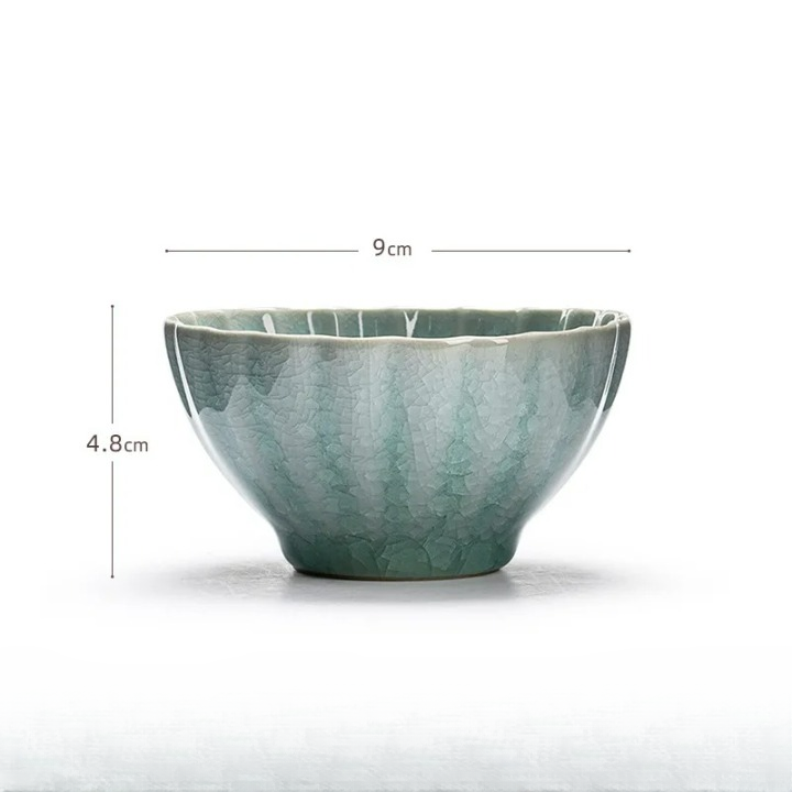 Notre coupe céladon craquelée chrysanthème