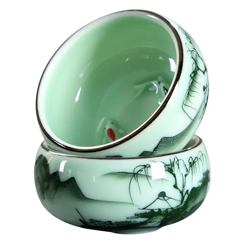 Tasse Celadon Peinte à la Main - Motifs Carpes et Paysages