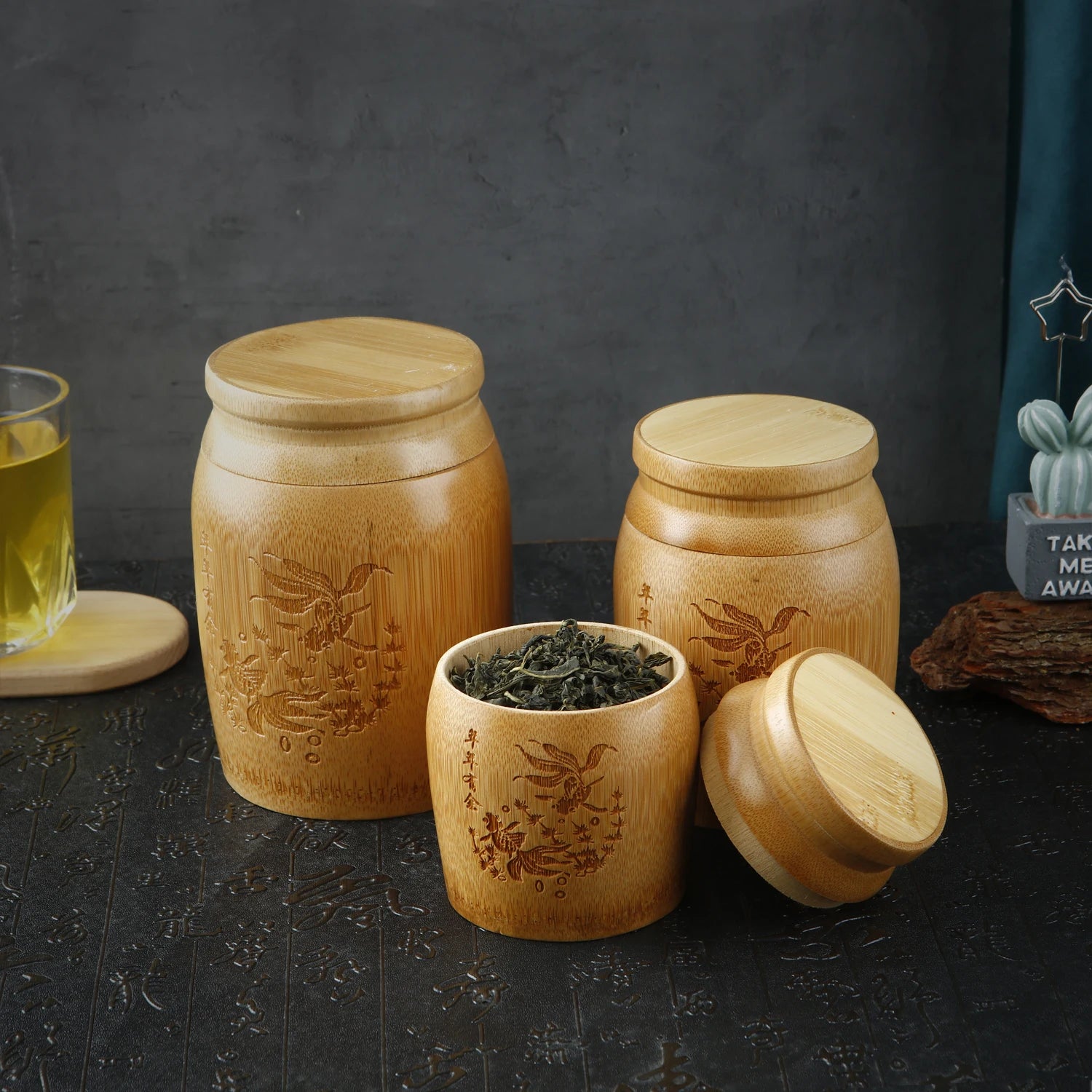 Trois pots à thé en bambou