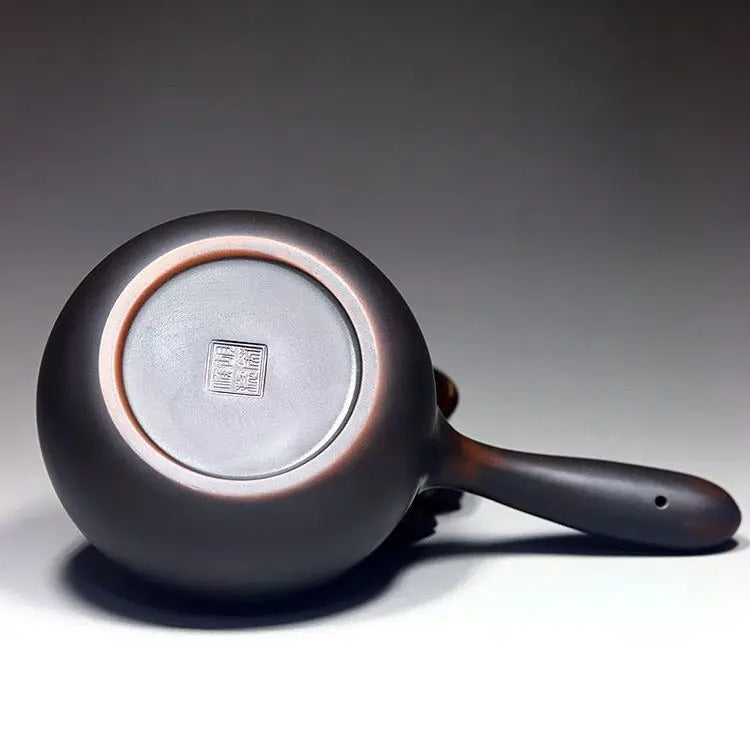 Un détail sur le sceau d'authenticité de notre théière traditionnel en argile pourpre de yixing