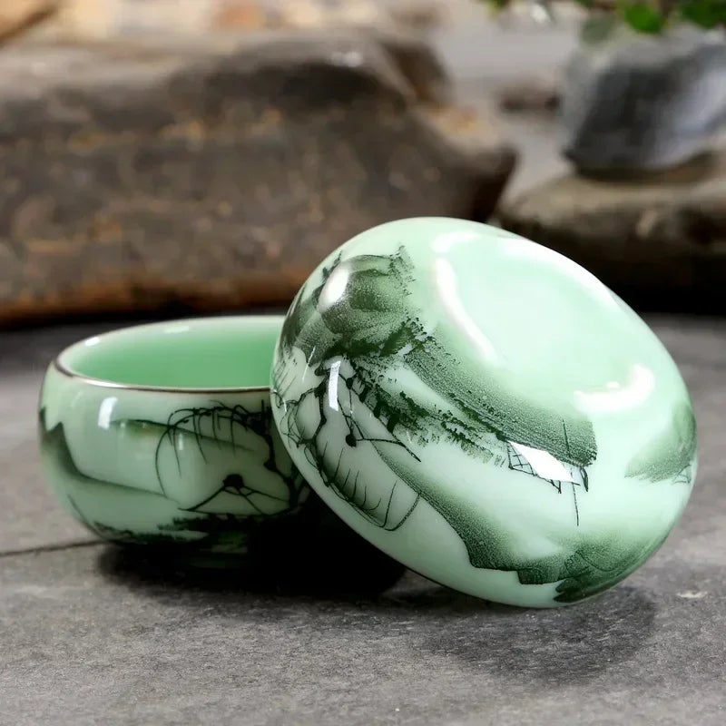 La tasse à thé celadon sous toutes les coutures